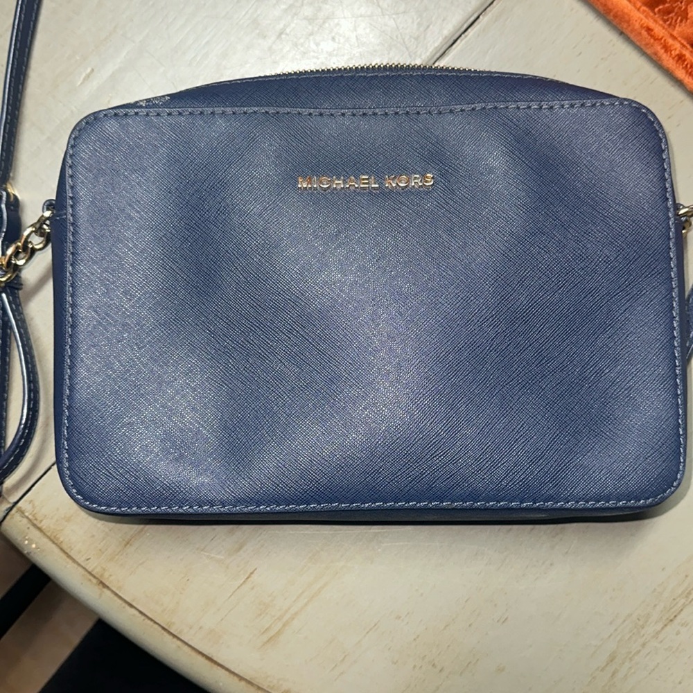 Michael Kors jet set crossbody